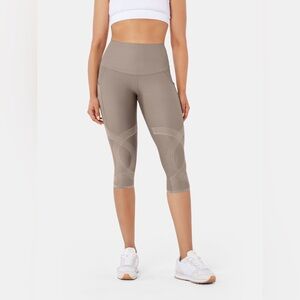 Fanka Body Sculpt Side Pocket Capri Leggings Small booty lift high waisted